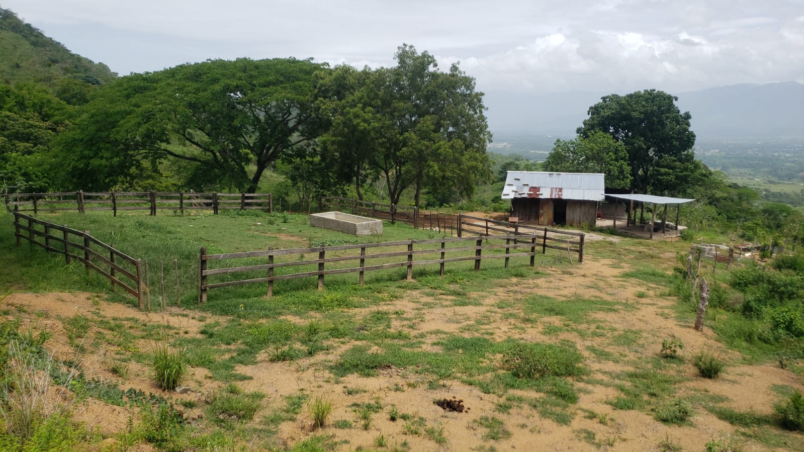 Finca en venta con casa para trabajador y corral cercado – Potrerillos, Valle Abajo, Olanchito