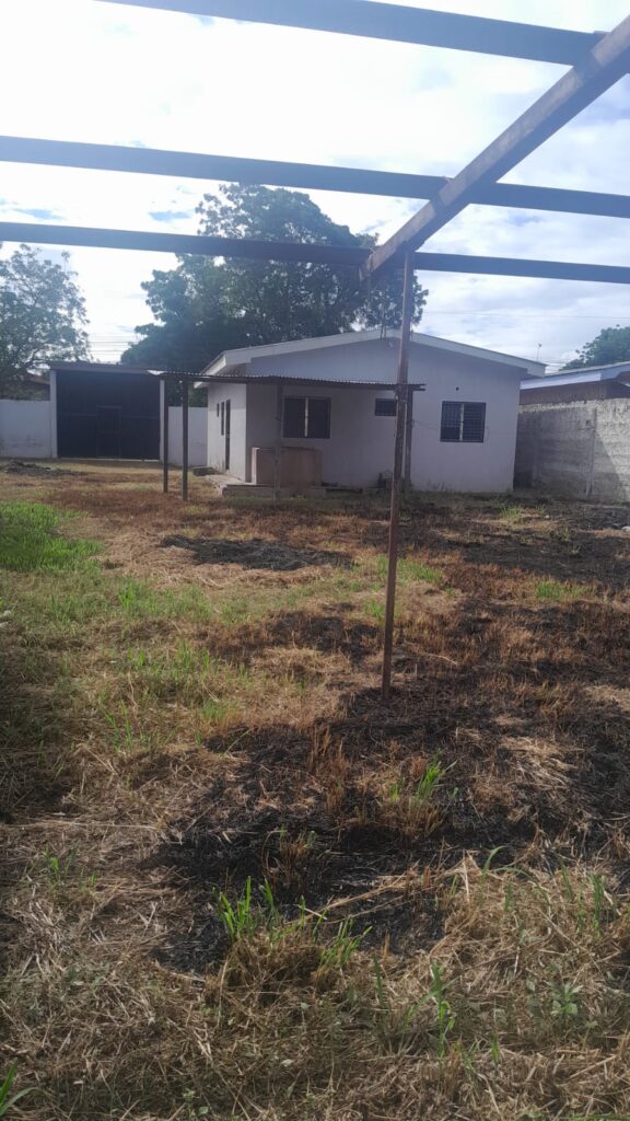 Amplio Patio trasero con potencial de construcción