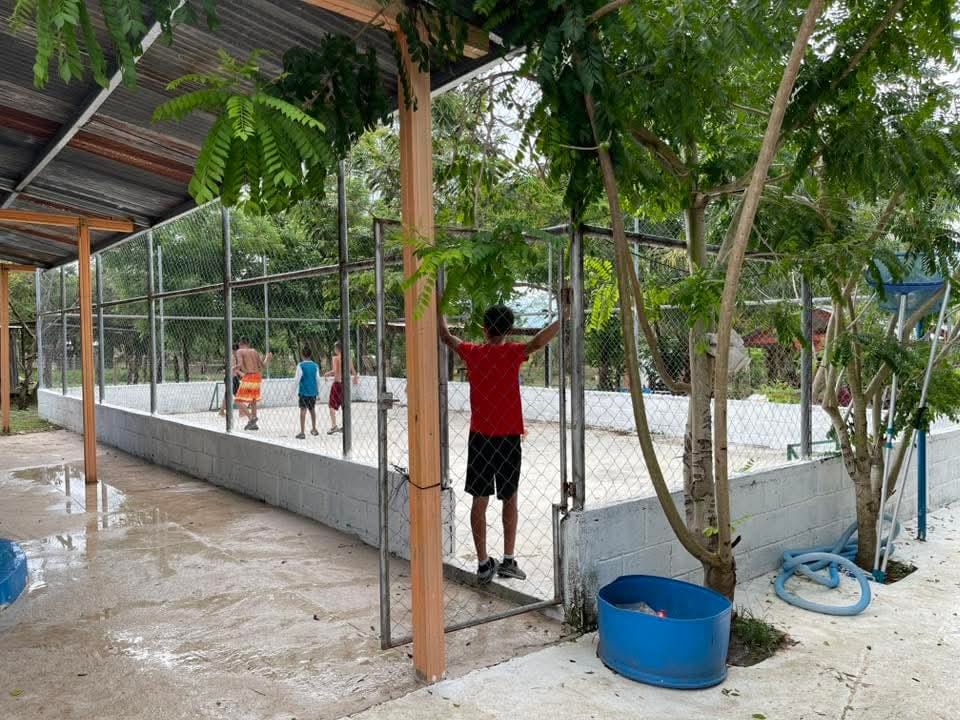 Cancha de futbolito dentro de centro turístico en venta en San José Olanchito Yoro