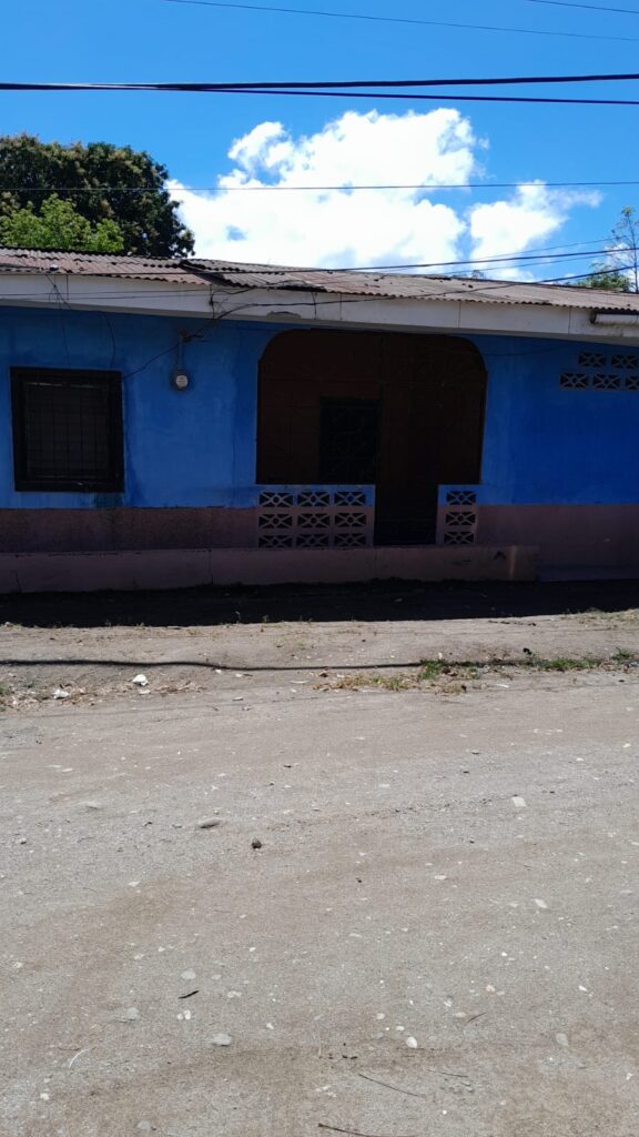 Casa en venta en olanchito, excelente ubicacion