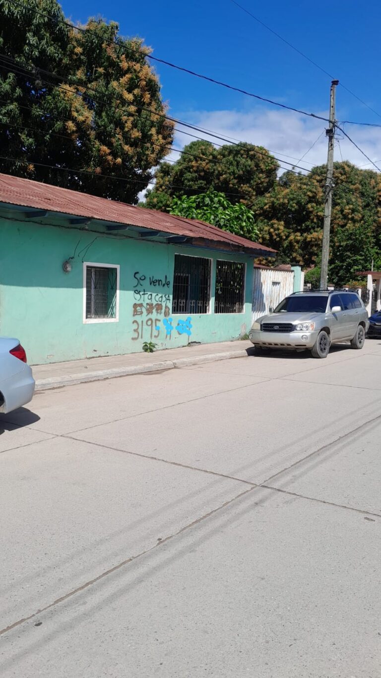 Propiedad en venta sobre Bulevar Moya Marzuca en Olanchito con amplio terreno y potencial comercial para inversión