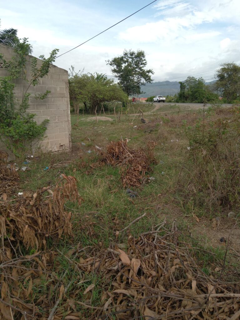 Frente del terreno sobre carretera RN-23
